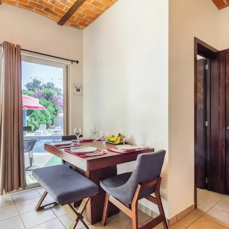 Lovely bungalow with WiFi in Chapala Haciendas Отели в г. Чапала