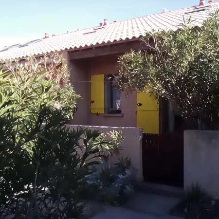 House 50m from the beach.