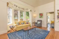 Stunning Large Apartment in the Heart of Port Townsend! - Wifi