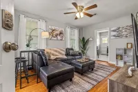 East Hill Retreat Near Beaches & Downtown - Apartments