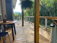 3 Miles to Asheville! Sunfilled Cabin with Wi/Fi - Chalets