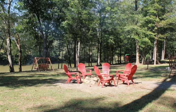 Riverside Landing right on the Mountain Fork River!  Kayaks INCLUDED!