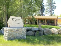 Quaint  Corner Stone Guest Cottage - - Homestays