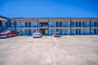 Executive Inn Port Lavaca by OYO - parking