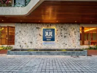 TUI Blue Berawa Hotel and Villas Hôtels à proximité de : Plage de Berawa