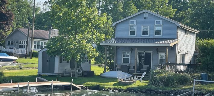 True Lakefront! Parking, C. Air, Kayaks, Summer Days Still Left! Pontoon Option. セネカのホテル