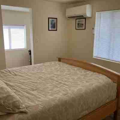 Home in Springfield with large yard and driveway Rooms