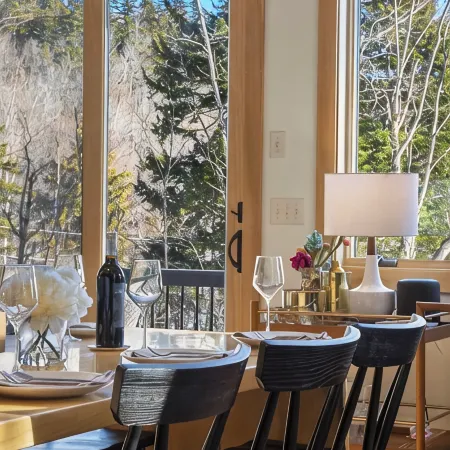 Ski Castle:3 Miles Sunday River-Ski-Hot Tub-Sauna-Fire Pit-EV CHG-Sleeps 14 Pple