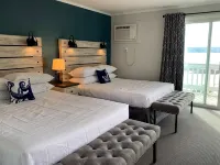 Smuggler's Cove Inn Hotels in Boothbay