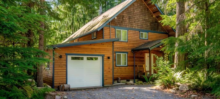 Mt Baker Cabin w/ Private Hot Tub & Deck Ξενοδοχεία στην πόλη Whatcom County