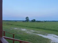 Tiny Farm home on 225 acres. 28 miles from Durant Casino & resort. Pet friendly!