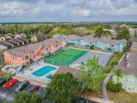 Escape to our charming 3B/2B condo near Disney! with backyard lake view