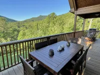 Bear Valley Retreat | Cozy and Private Cabin near Lake Chatuge | Dog Friendly Hotels in Towns County