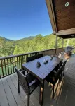 Bear Valley Retreat | Cozy and Private Cabin near Lake Chatuge | Dog Friendly