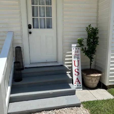 Modern Cottage in Downtown Benton