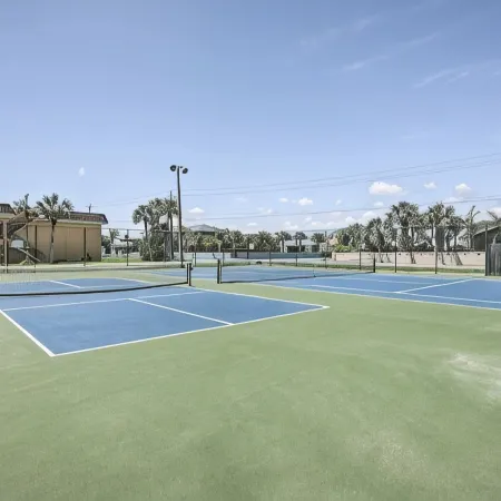 Pelican Inlet - Cozy Beach Condo!1 block from the beach! Sleeps 6. Pool/Tennis