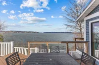 Stunning VT lake house- dog friendly - 4-Star