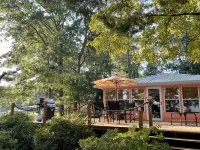 Lake Front Cottage, Private Boat Ramp & Dock, Kayaks, Arcade Games, Ping Pong