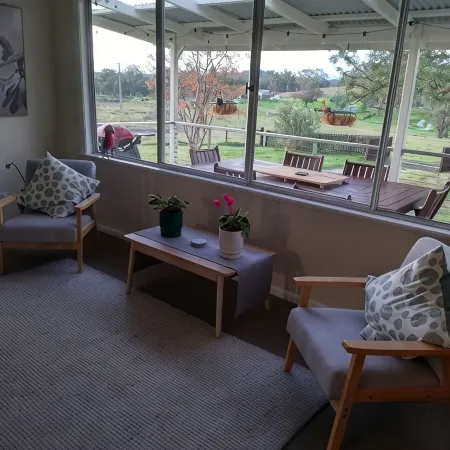 Lovely Farm Stay in the Northern Granite Belt. 8 Minutes From Wineries