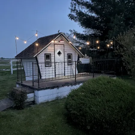 Highland Hills- Family, Farm, Golf and Goats Отели в г. Гурон