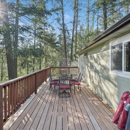 Family friendly house in Many Lakes with Hot Tub