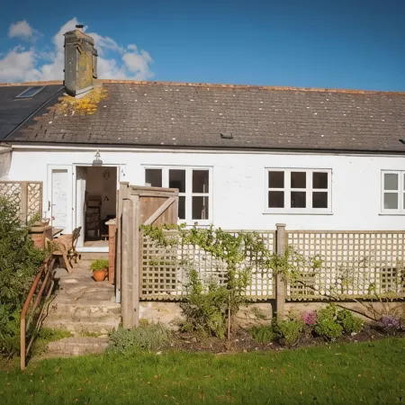 Contemporary cottage in lovely Devon village.