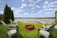 WATERFRONT Home-Amazing sunsets, extra amenities, kayaks, canoe, paddle board~ - 4-Star