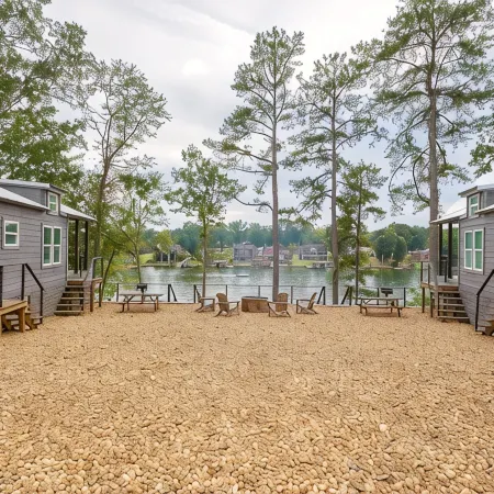 Waterfront Luxury Tiny Home 360 North on Wilson Lake Close to Robert Trent Jones Отели в г. Колберт