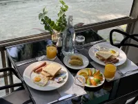 Lagoona Sunset - sarapan