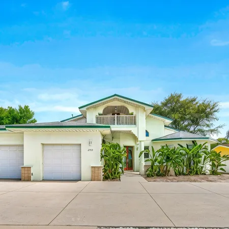 Lakeview Chic 3BD House for golf/beach lovers