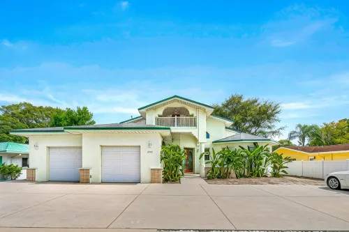 Lakeview Chic 3BD House for golf/beach lovers