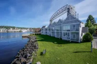 South Pier Inn