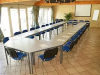Logis Hôtel Acotel Avignon Nord - Parkplatz