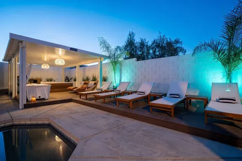 5Bd Desert Oasis Sleeps 13. Cold Plunge, Heated Pool, Jacuzzi, Games, +Amenites