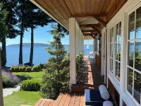 Magnificent up-close WATERFRONT "SunBright Le Reve"   Premier westside Orcas Hotels in Eastsound
