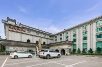 Gaya Hotel - parkir