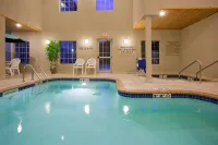 GrandStay Hotel & Suites la Crosse - Pools