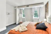 Chelsea Place: Premier Modern Downtown 2BR Loft - Apartments