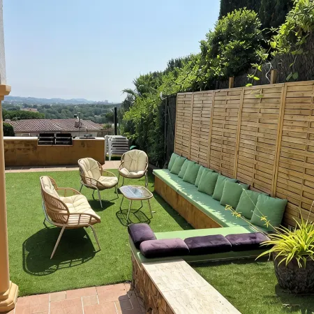 Villa Cabañas with Infinity Pool, Gardens and Barbecue in Calonge, Costa Brava