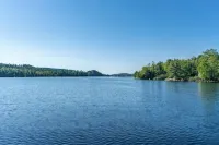 Lakeside Guest House - Porters Lake