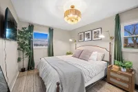 Cozy 3 Bedroom Home Just Minutes from NRG Featuring a Fire Pit/Indoor Hot Tub