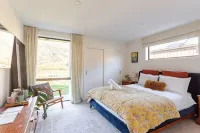 Charming Retreat – Breathtaking Mountain Views - Homestays