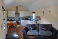 Converted barn, with hot tub near to North Devon's beaches - Parvekkeita