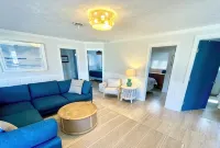 3Br Cottage on SE Lake Leelanau with Private Beach, Marina and Playground! - Wi-Fi