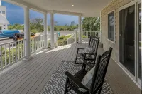 Luxurious Beach Block 4-Bdrm House for the whole family - prices reduced!! - Gym