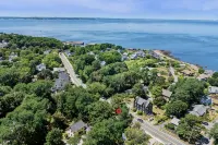 Oceanside Village Home~Private Fenced Yard~Reserved Parking - 3-نجوم