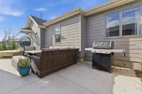 Cozy Lakeside Cottage for Families and Fun Seekers. Game room - Large Soaker Tub