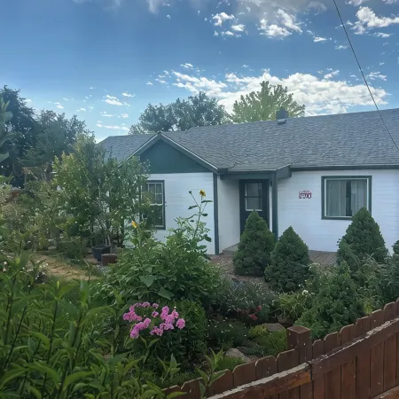 Brilliant 4-bedroom house with AC in Arvada! Family and Pet friendly,