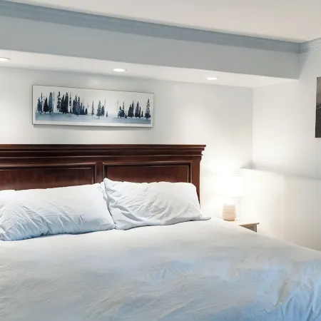A Topnotch Stowe Experience - Stowe Condo with Free Resort Pool & Hot Tub