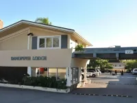 Sandpiper Lodge - Santa Barbara Hotels near Les Marchands